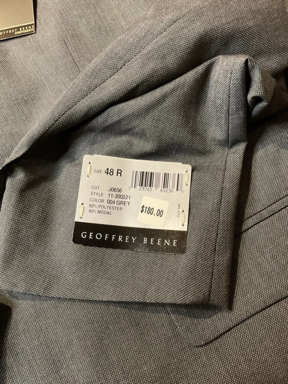 Geoffrey Beene Men's Charcoal Gray Two-Button Suit Jacket 48R NWT